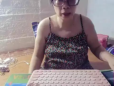 Hyhy_99 from StripChat