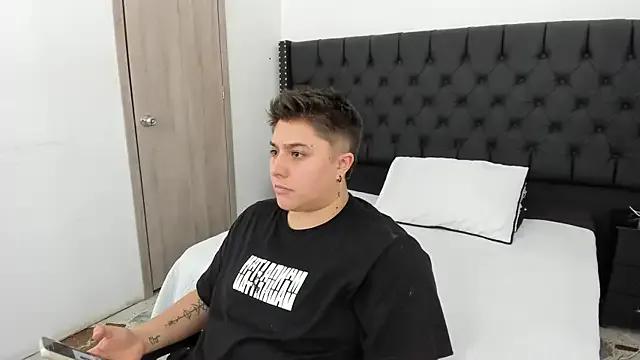 IanGilbert from StripChat is Freechat