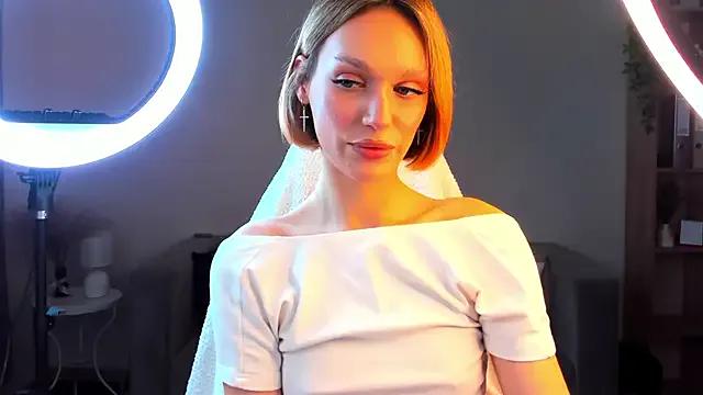 Ice_Strawberry from StripChat is Freechat