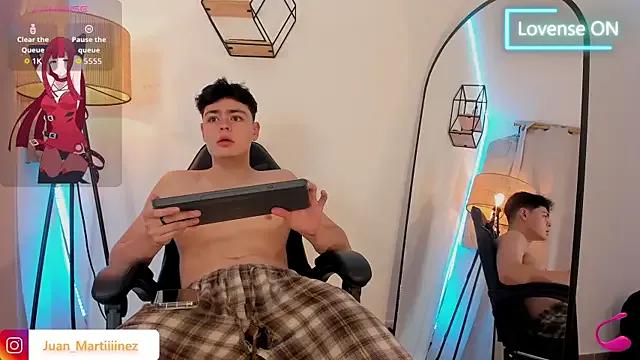 Im_Juaniito from StripChat is Freechat