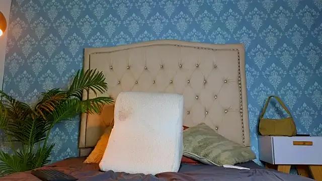 Indi_rave from StripChat is Freechat