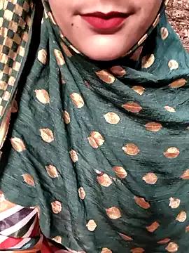Indian-Aleena from StripChat is Freechat