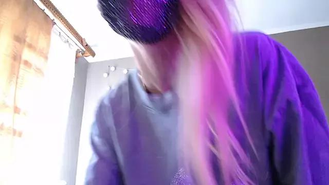 Iris_lave from StripChat is Freechat