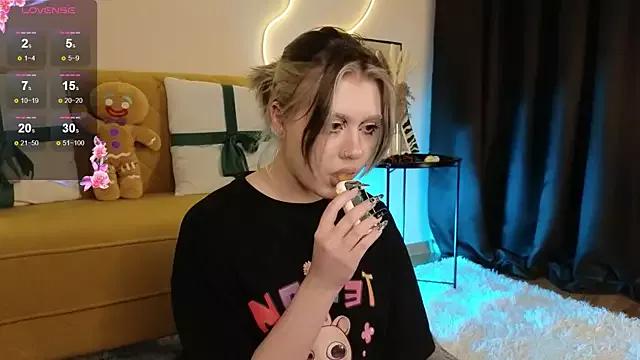 Iris_lolly from StripChat is Freechat