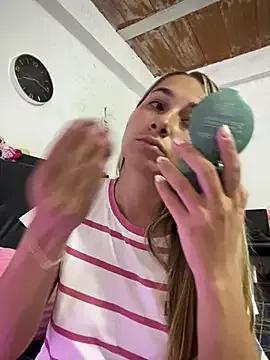 Iris_love18 from StripChat