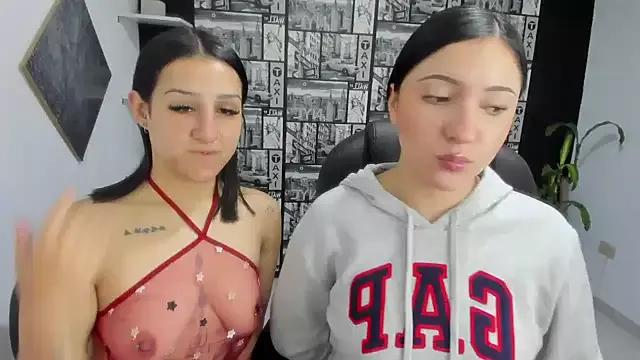 Isa_And_Natasha from StripChat is Freechat