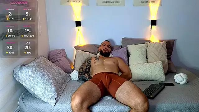 Isaac_Carter from StripChat