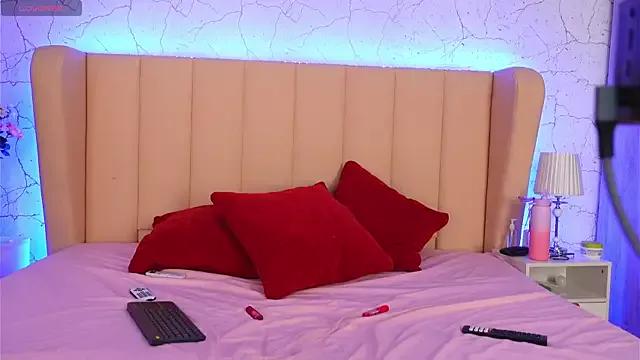 IsabelaWhite from StripChat is Freechat