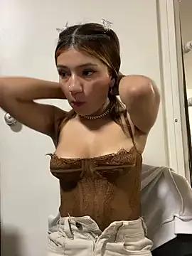 Isabella18_pink from StripChat is Freechat