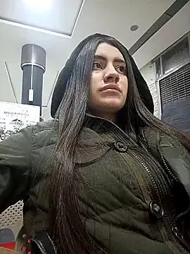 Isabella21_ from StripChat is Freechat
