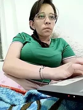 Isabella5_Brown_ from StripChat is Freechat