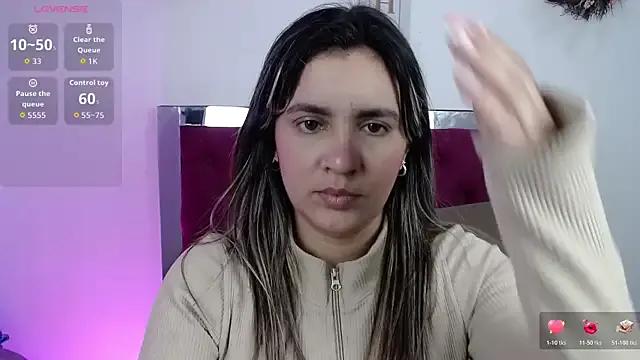 Isabella_f_w from StripChat is Freechat