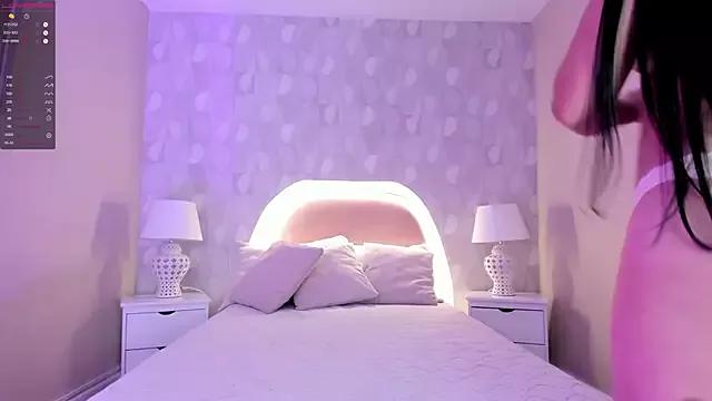 isabella_milf_ from StripChat is Freechat