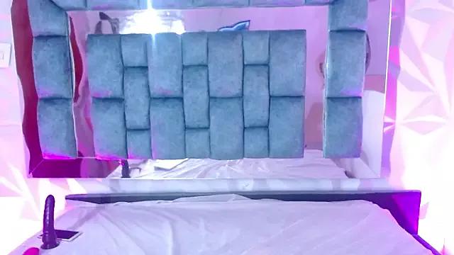 Isabella_Salas_ from StripChat is Freechat