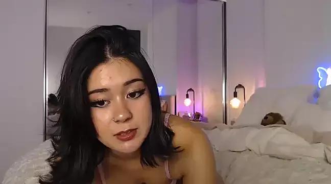 isabellas008 from StripChat is Freechat