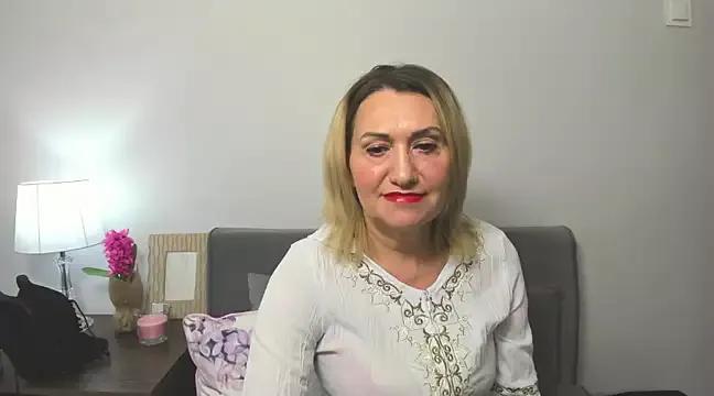 IsabellaSexyMilf from StripChat is Freechat