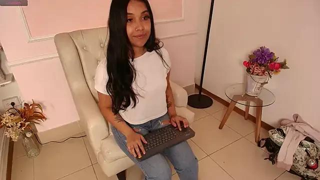 Isabelle_Lane from StripChat is Freechat