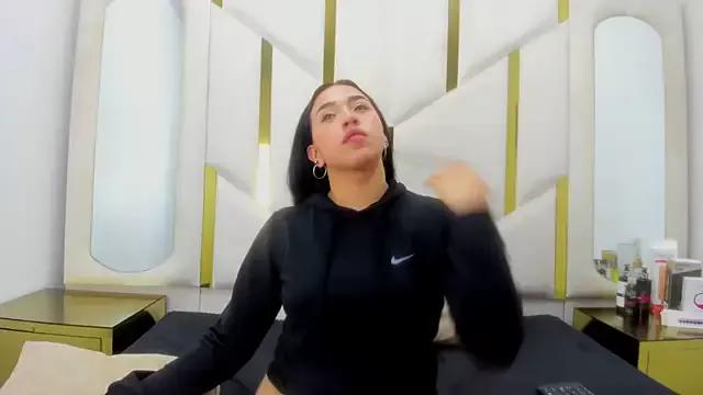 IsabellRodriguez18 from StripChat is Freechat