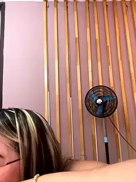 issabela_23 from StripChat