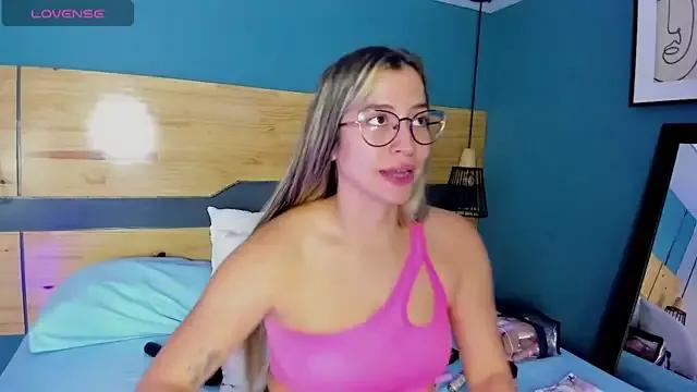 issabela_23 from StripChat