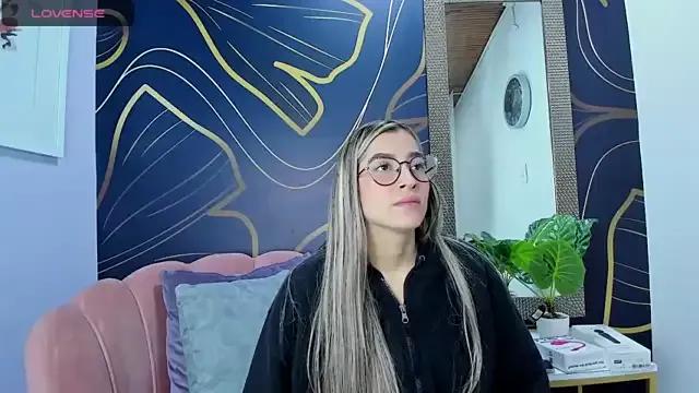 issabela_23 from StripChat