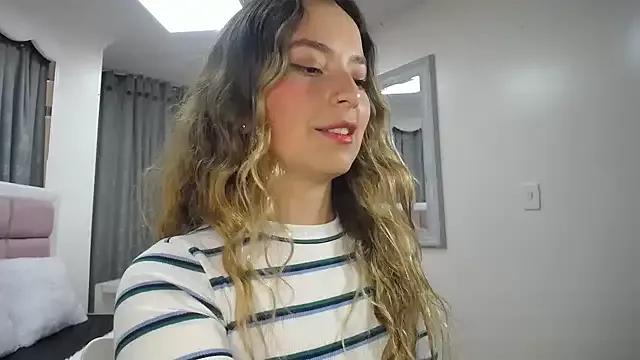 IssadoraJames from StripChat