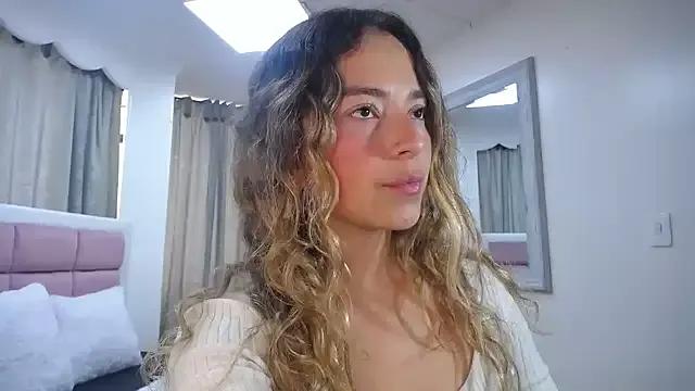 IssadoraJames from StripChat