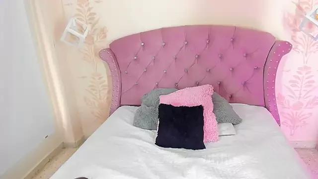 IvyEvans from StripChat is Freechat