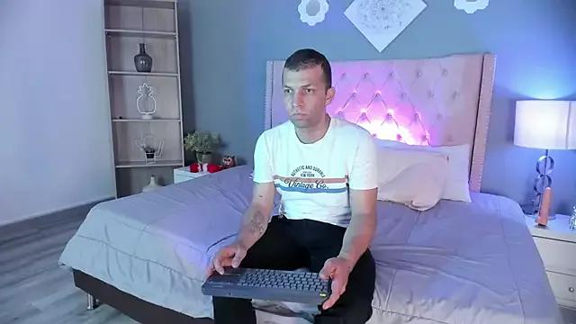 JamesKarol from StripChat is Freechat