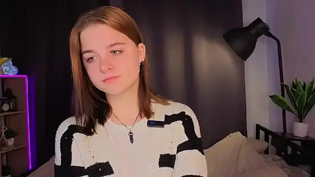 JamieKinderman from StripChat is Freechat