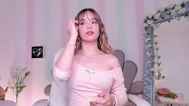 jana_parissi from StripChat is Freechat