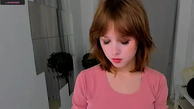 JanetMoor from StripChat is Freechat