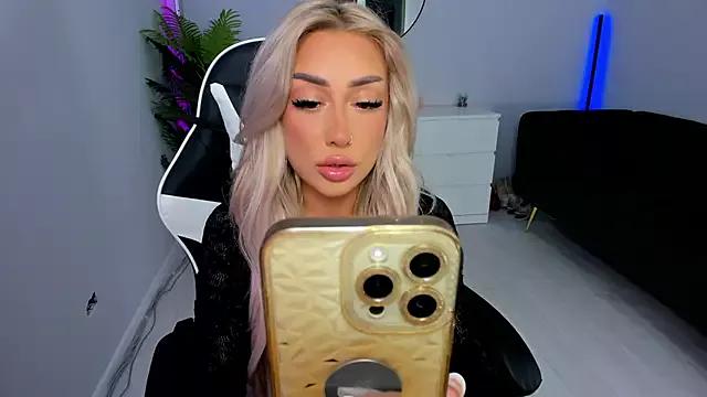 JellyPie from StripChat