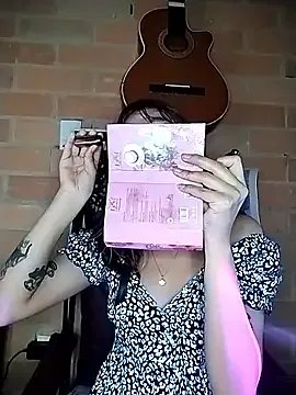 JennBenett_ on StripChat 