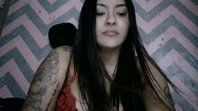 Jennifersbodyy from StripChat is Freechat