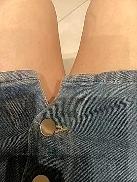 Jessical--Li from StripChat is Freechat