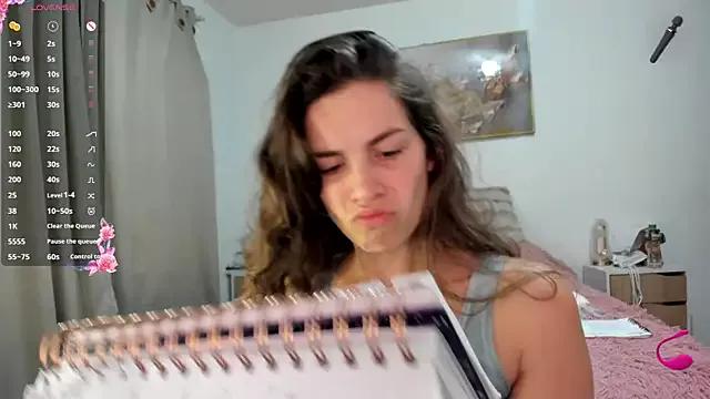 jessyegoldenn from StripChat