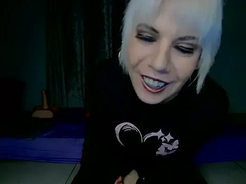 Juicy_Lucy from StripChat is Freechat