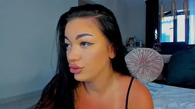 juicyjulie_ from StripChat is Freechat