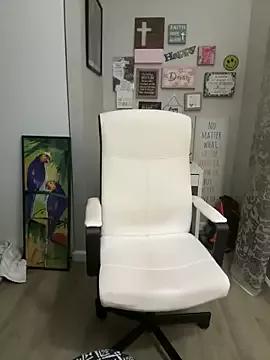 Juicystorm from StripChat is Freechat
