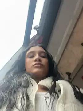 JulHoney from StripChat is Freechat