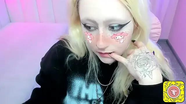 JuliaSharkk from StripChat is Freechat