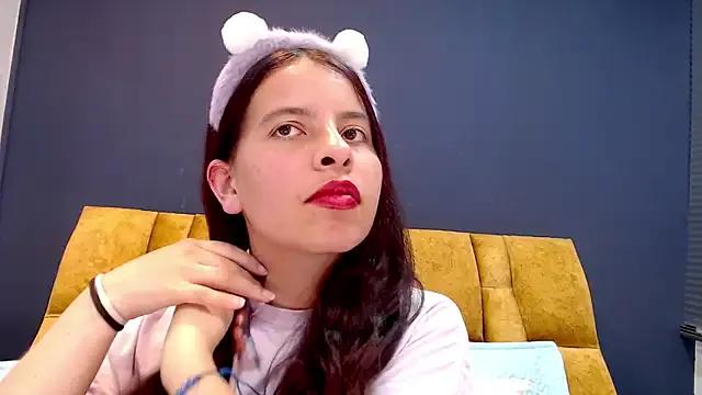 Juliawaine from StripChat is Freechat