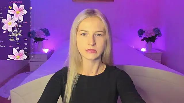 Julie_Blaze from StripChat is Freechat