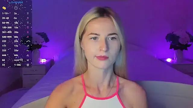 Julie_Blaze from StripChat is Freechat