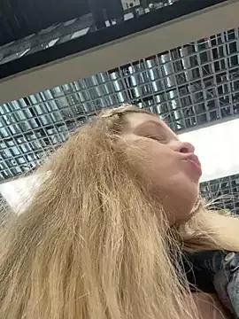 Julie_Cutie from StripChat is Freechat
