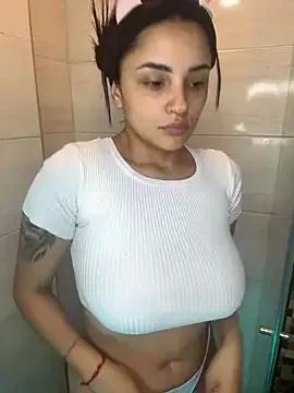 Julieta92_ from StripChat is Freechat