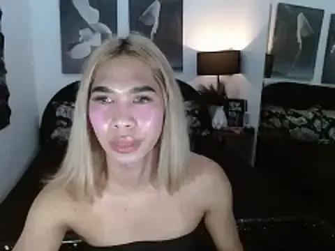 julietdelaveigne from StripChat is Freechat
