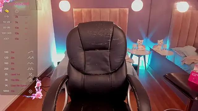 Juliieta_Evans from StripChat is Freechat