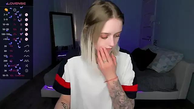 justinahelen_ from StripChat is Freechat